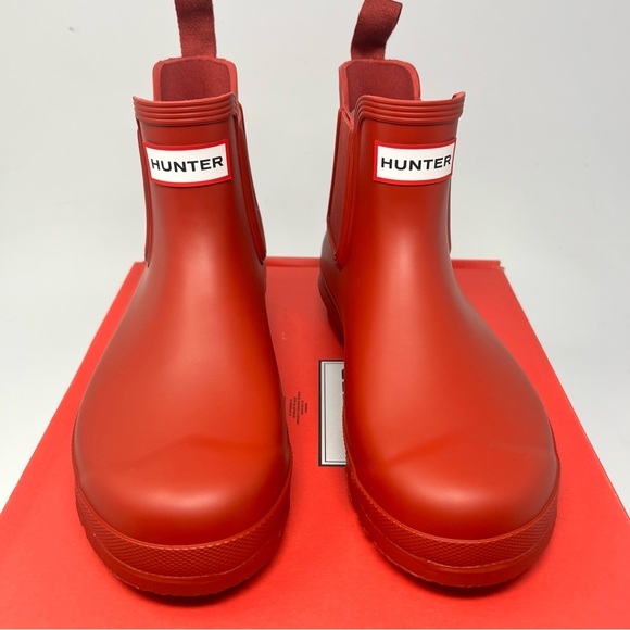 Hunter Chelsea Boots Military Red
Size 7 - Picture 3 of 8